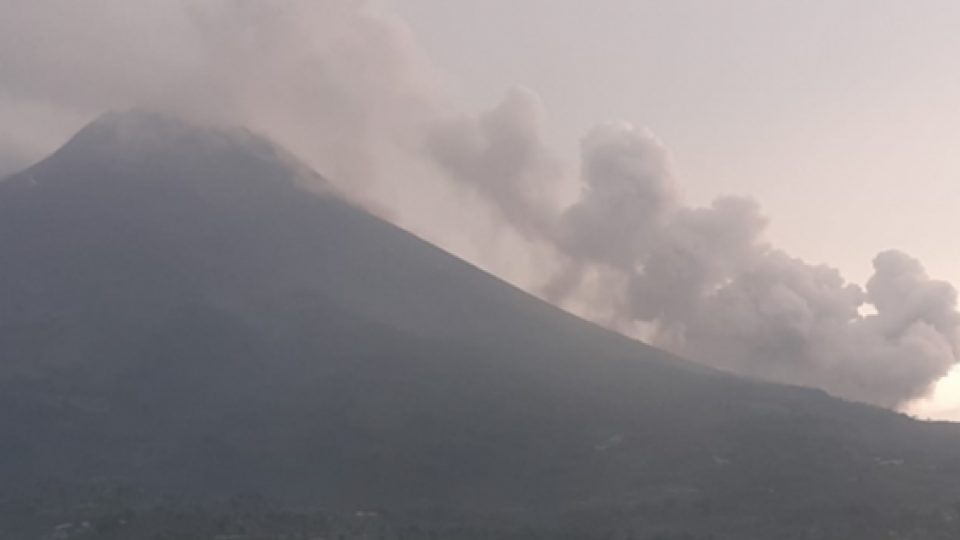 Gunung Merapi Muntahkan Guguran Awan Panas Pada Kamis Sore Ini