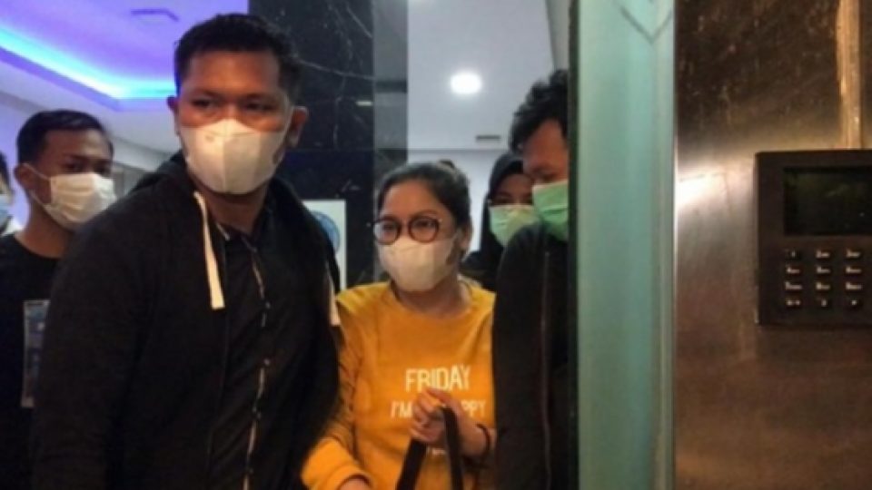 Pro-Kontra dr Louis dan Para Pendukungnya di Media Sosial