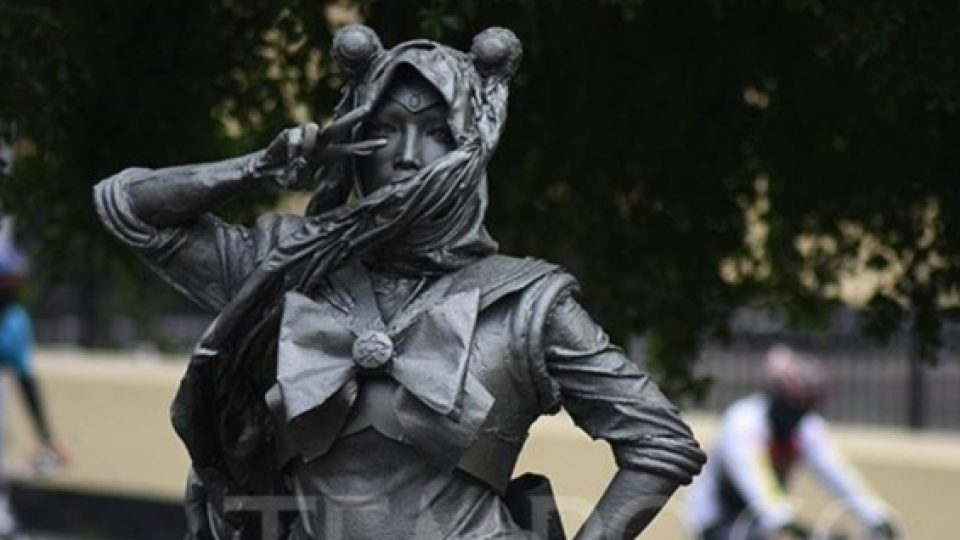 Patung Sailor Moon Berhijab Nangkring di Kota Bandung