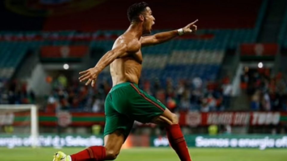 Cristiano Ronaldo Jadi Pencetak Gol Terbanyak di Level Timnas Setelah Bawa Portugal Menang Dramatis Atas Irlandia