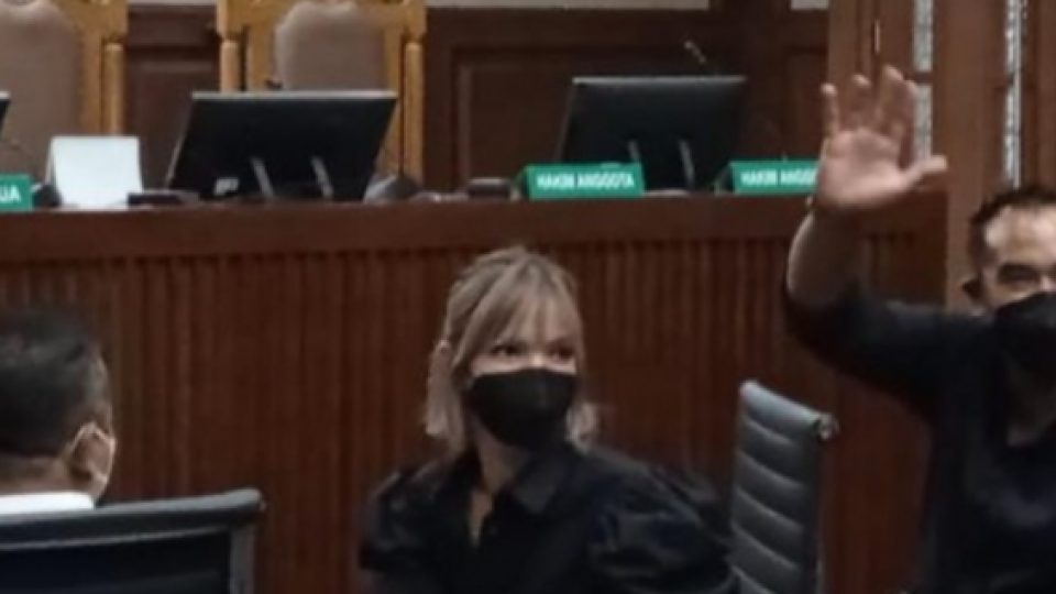 Nia Ramadhani dan Ardi Bakrie Didakwa Rehabilitasi 3 Bulan Dalam Sidang Hari Kamis Ini