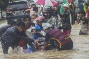Presiden Jokowi Tinjau Lokasi Banjir di Kalsel