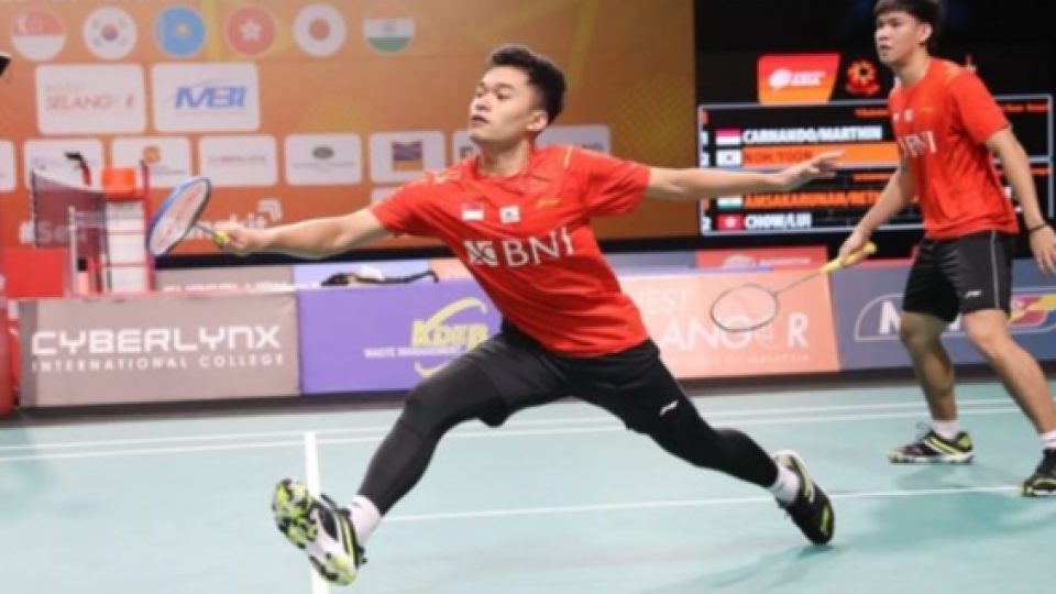 Ganda Putra Seimbangkan Skor Indonesia vs. Singapura Jadi 1-1 Dalam Semifinal Badminton Asia Team Championships