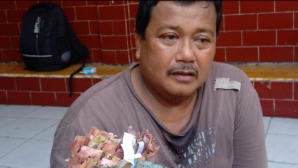Malang Nasib Penjaga SD di Solo, Tabungan Jutaan Rupiah Hancur Dimakan Rayap
