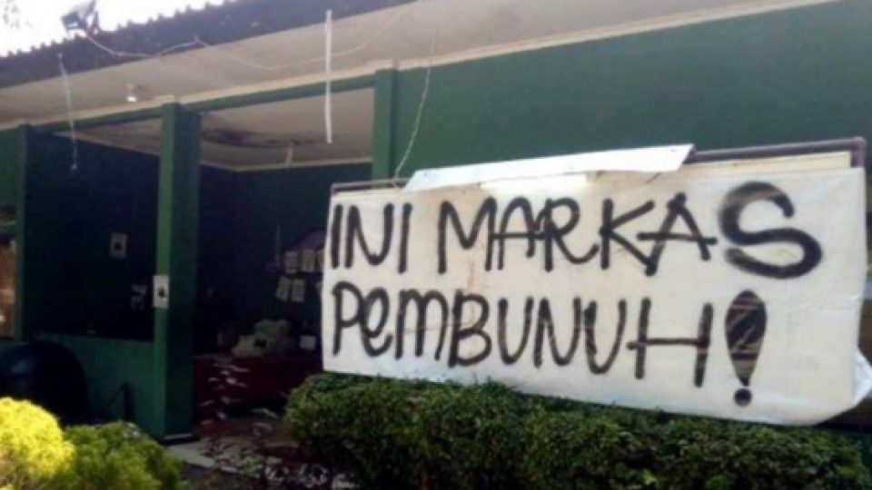 Menwa UNS Dibekukan, Markasnya Dipenuhi Poster Mengkritik Jatuhnya Korban Jiwa