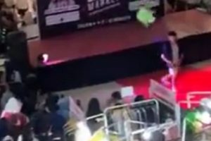 Viral Emak-emak Lempar Kursi ke Peserta Lomba Dance di Kota Makassar