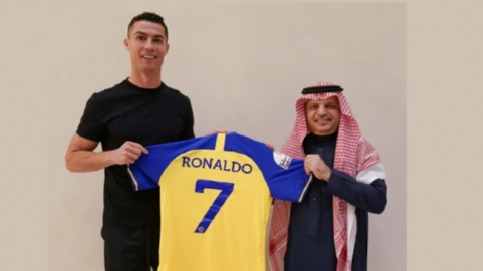 Resmi, Cristiano Ronaldo Berlabuh ke Al-Nassr dengan Bayaran Rp3,3 Triliun per Tahun!