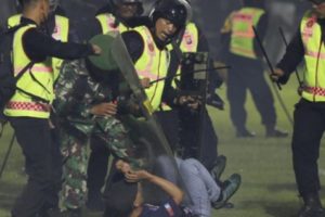 Korban Jiwa Tragedi Kanjuruhan Bertambah Menjadi 132 Orang