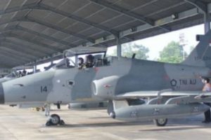 Pesawat Tempur TNI AU Alami Pecah Ban Saat Take-off dan Tergelincir di Landasan Pacu