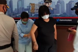 Heboh Pasangan Mesum di Halte Bus Senen, Jakarta Pusat