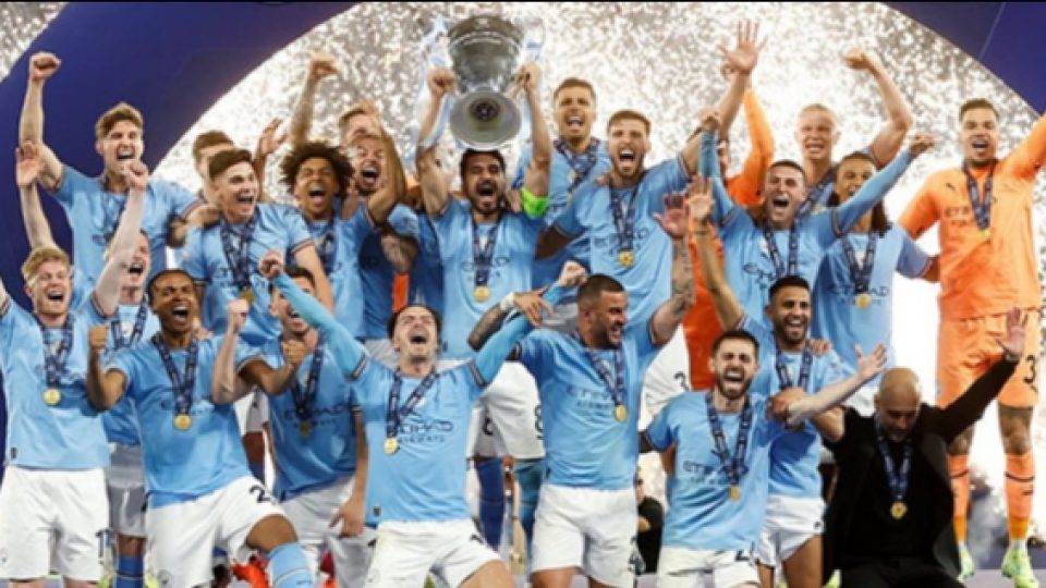 Angkat Piala Liga Champions, Manchester City Raih Treble Winner