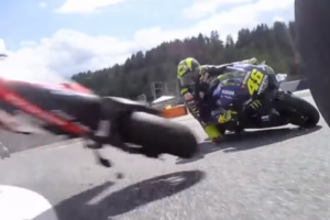 Valentino Rossi Selamat Dari Kecelakaan Horor MotoGP Austria: 'Saya Pikir Itu Helikopter'