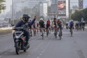 Polda Metro Disebut Tengah Kaji Hukuman Sanksi Sita Terhadap Pesepeda yang Bersepeda di Luar Jalurnya
