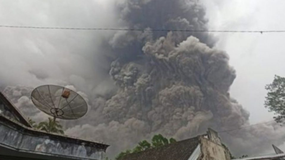 Korban Jiwa Erupsi Gunung Semeru Bertambah Menjadi 22 Orang