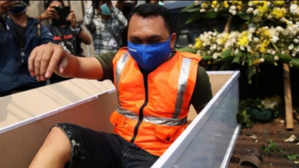 Hukuman Merenung Dalam Peti Mati Bagi Pelanggar PSBB Tidak Disarankan Dilihat Dari Kacamata Kedokteran