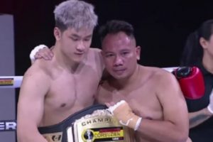 Azka Corbuzier Menang KO Atas Vicky Prasetyo dalam Laga Tinju yang Disiarkan Deddy Corbuzier