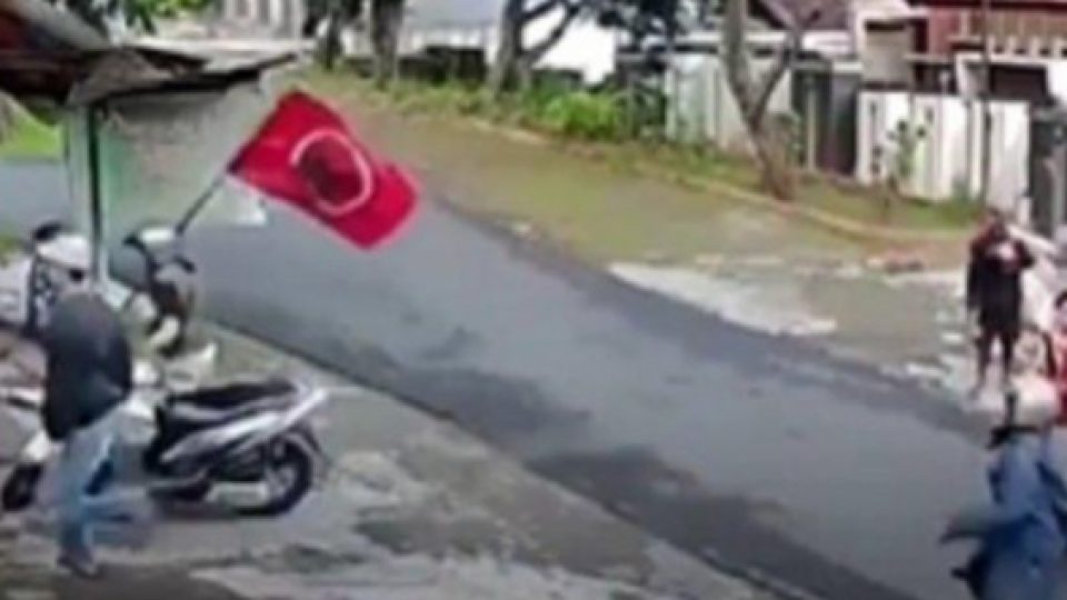 Semarang Mencekam, Gerombolan Preman Tiba-Tiba Serang Warga di Pinggir Jalan Dengan Celurit