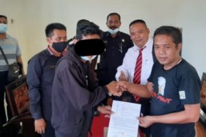 Mengagumkan, Korban Pencurian Maafkan Pelaku dan Memberinya Santunan Serta Sembako