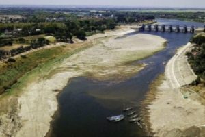 Hendak Bunuh Diri di Bengawan Solo Karena Masalah CInta, Seorang Gadis Berhasil Diselamatkan Warga