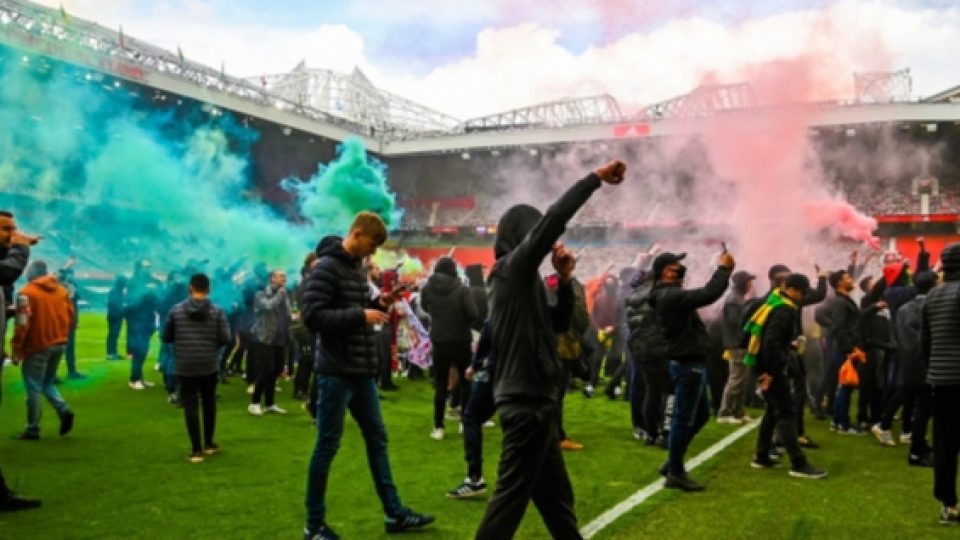 Demo Suporter Tuntut Mundurnya Keluarga Glazer Paksa Laga Manchester United Kontra Liverpool Ditunda