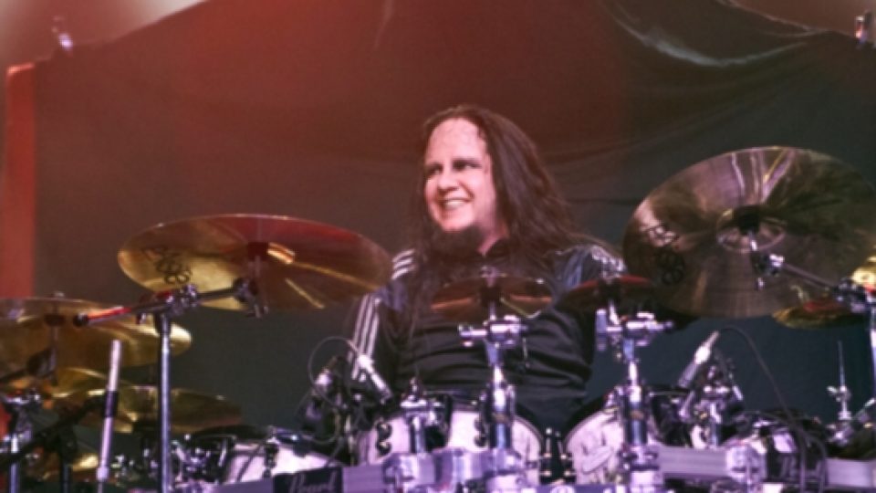 Salah Satu Pendiri Sekaligus Eks Drummer Slipknot, Joey Jordison, Meninggal di Usia 46 Tahun