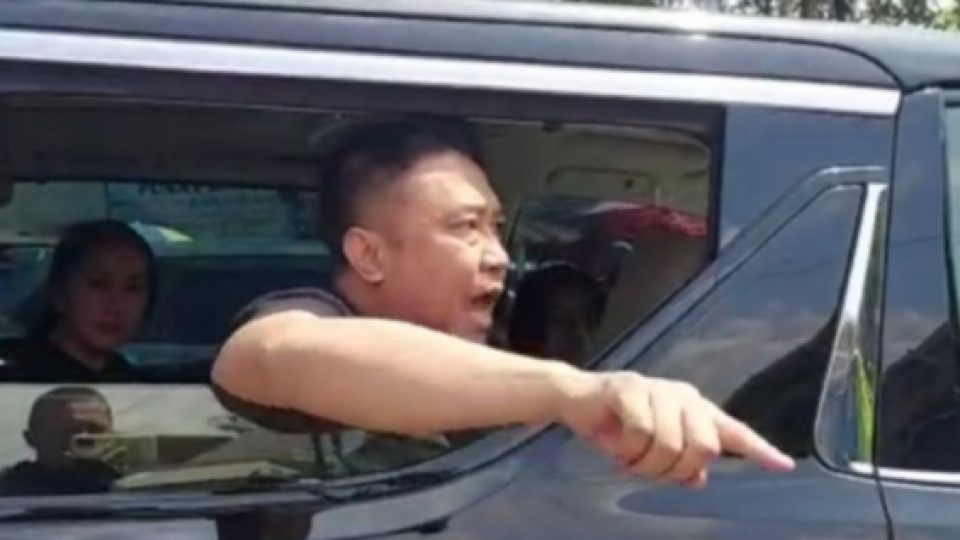 Viral Pria Penumpang Alphard Maki-maki Polisi yang Atur Lalu Lintas Lebaran 2022 di Tasikmalaya