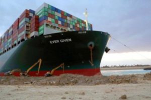 Otoritas Terusan Suez Umumkan Kapal Ever Given Berhasil Diapungkan Sebagian dan Situasi Akan Kembali Normal Secepatnya