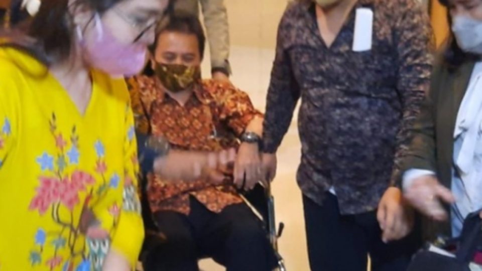 Kondisi Drop Usai Diperiksa Sebagai Tersangka Selama 12 Jam, Roy Suryo Tidak Ditahan
