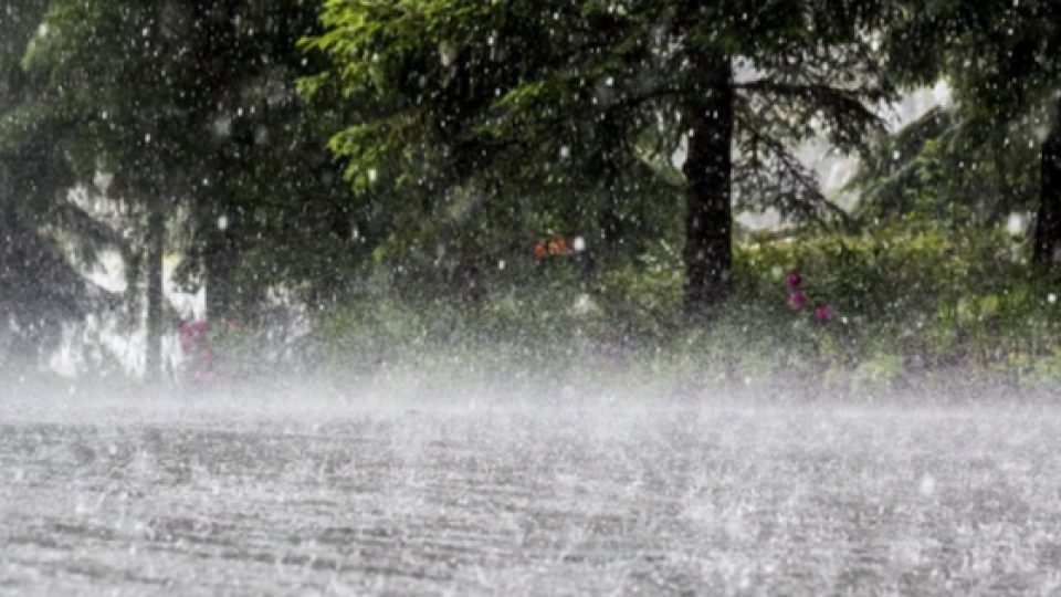 BMKG: Pulau Jawa Siaga Banjir Pada 18-19 Februari 2021