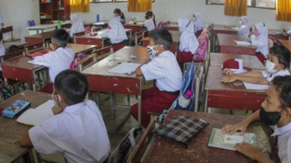 Kasus COVID-19 Kembali Ditemukan di Lingkungan Sekolah, Belasan Sekolah di Jakarta Hentikan PTM