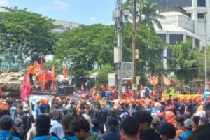 Unjuk Rasa Buruh di Patung Kuda Hari Ini Tolak Pengesahan Perppu CIpta Kerja