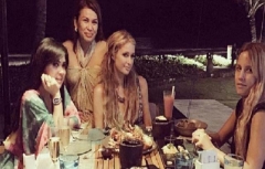 Duo Sosialita, Syahrini dan Paris Hilton Liburan di Bali