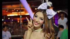 Begini  Cara Membedakan Ladyboy & Wanita Asli