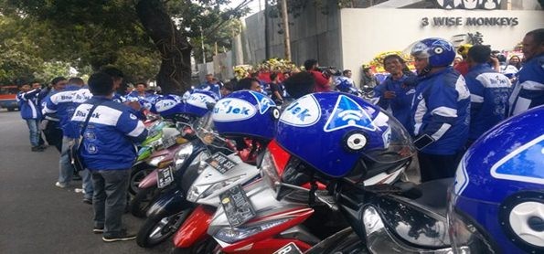 Bukan Hanya GoJek dan Grabbike, Blu-Jek Tak Mau Kalah Bersaing