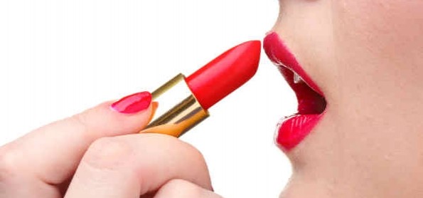Jangan Salah Pilih Lipstick, Ini Tipsnya!