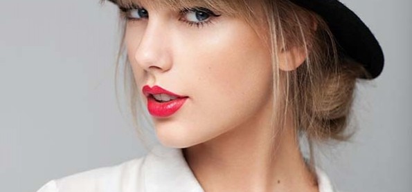 Gaya Rambut Taylor Swift Dari Waktu ke Waktu